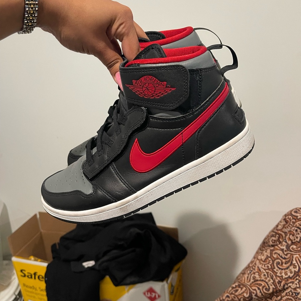 Air Jordan 1 Hi FlyEase Shoes M8.5/W10